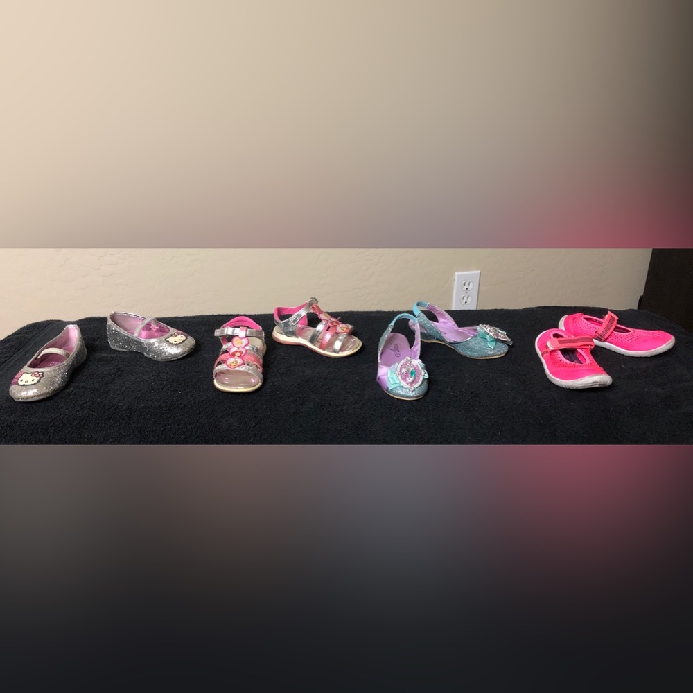 Toddler sandals and water shoes, size 7.